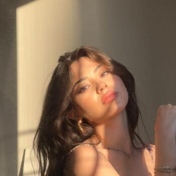 Babysitter in Reims: Maya