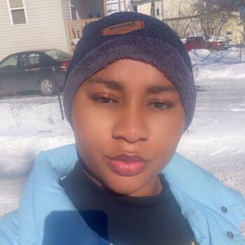 Baby-sitter in Halifax: Chinaza