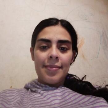Babysitter in Lynch: Yanina