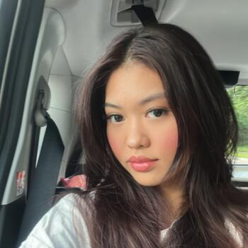 保母 Singapore Island: Angeline