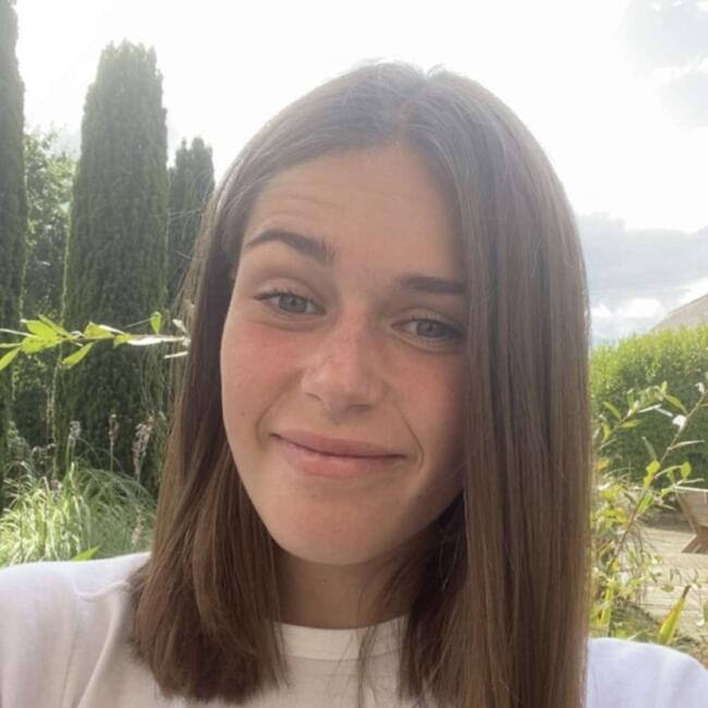 Babysitter in Dinard: Lou-ann