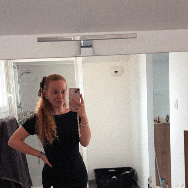 Babysitter in Izon: Loane