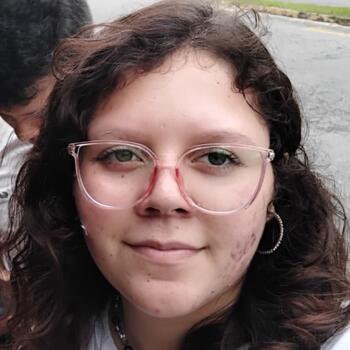 Babysitter in Itanhaém: Ellen