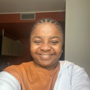 Babysitter in Novate Milanese: PULCHERIE Anaelle