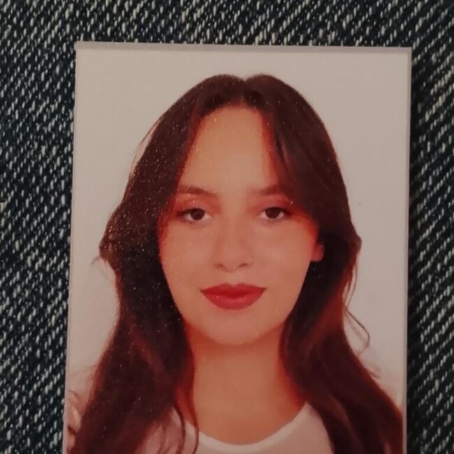 Babysitter in Meknes: Houda