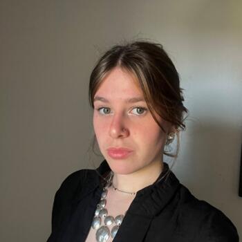 Babysitter in Montreuil: Emma
