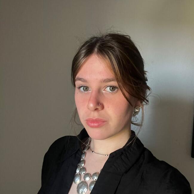Babysitter in Montreuil: Emma