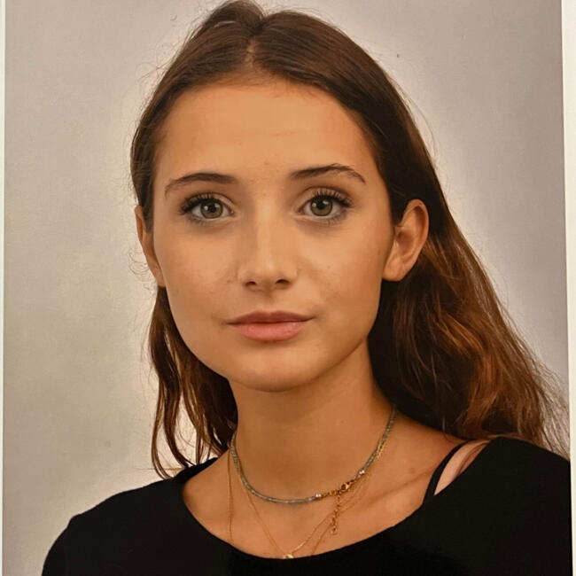 Babysitter in Paris: Polina
