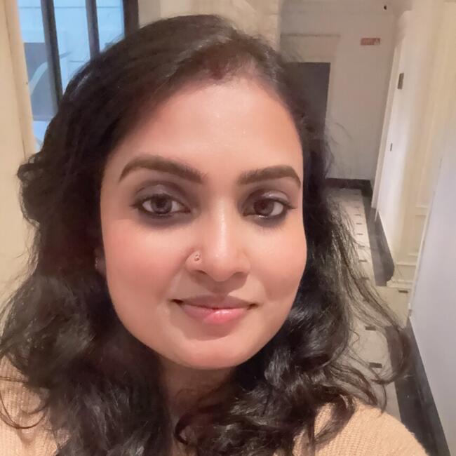 कोलकाता में बेबीसिटिंग की नौकरी: Suchitra