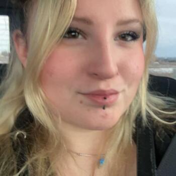 Baby-sitter in Red Deer: Ashlyn