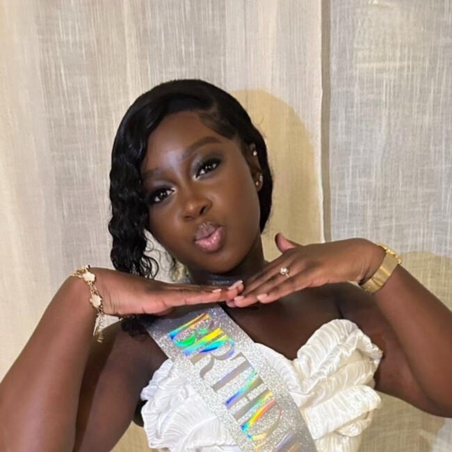 Babysitter in Paris: Mariam