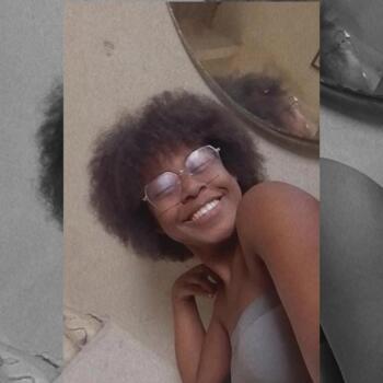 Babysitter in Portuguêsa: Carina