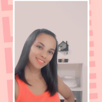 Babysitter in Juiz de Fora: Deydianne