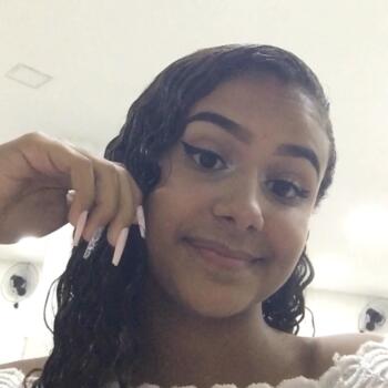 Babysitter in Belford Roxo: Gabriely