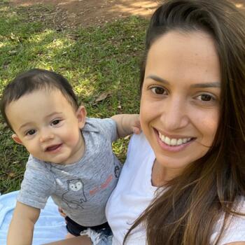 Emprego de babá em Porto Alegre: emprego de babá Thais