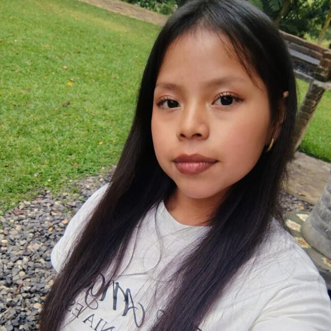 Babysitter in Atzacan: Regina