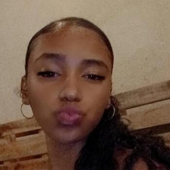 Babá em Quatis: Emilly Késia