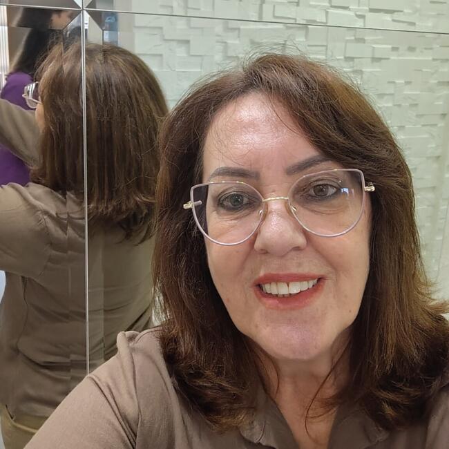 Babá em Blumenau: Elisabete