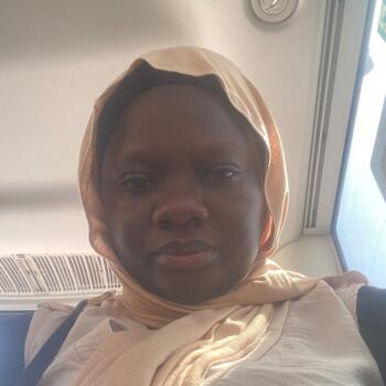 جليسة أطفال في الدوحة: Basirat