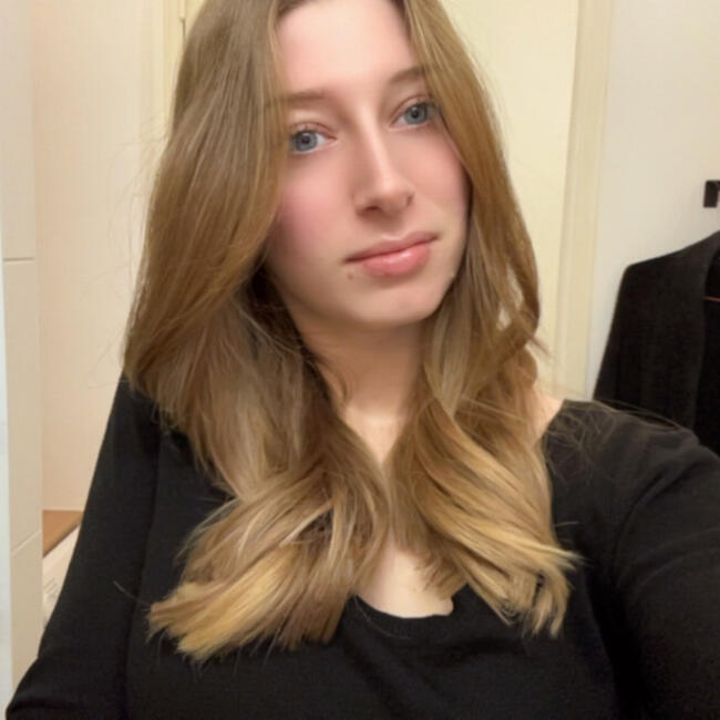 Babysitter in Simandre-sur-Suran: Priscillia