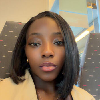 Babysitter in Saint-Josse-ten-Noode: Reine