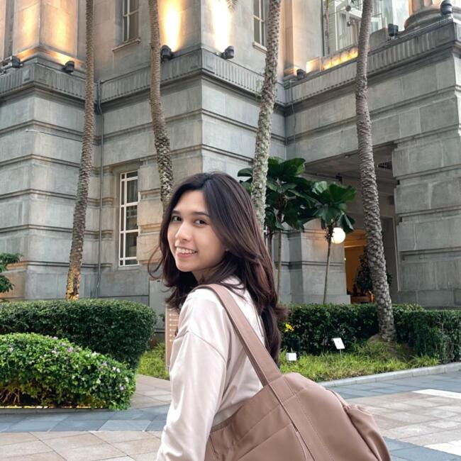 Babysitter in Singapore Island: Gabby