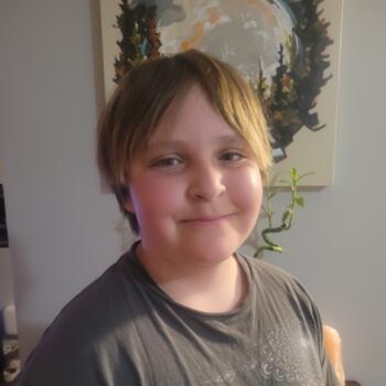 Baby-sitter in Calgary: LEIF