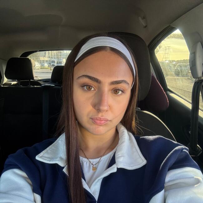 Babysitter in Istres: Bruna