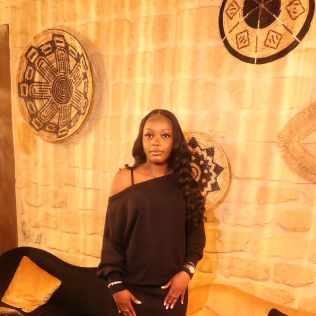 Babysitter in Noisy-le-Grand: Efia