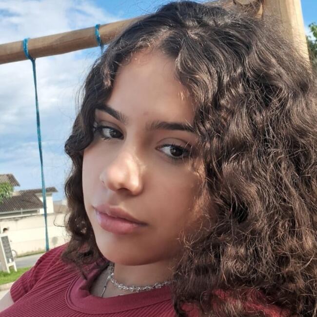 Babá em Araxá: Emanuele