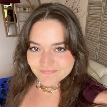 Babysitter in Blégny: Clémence