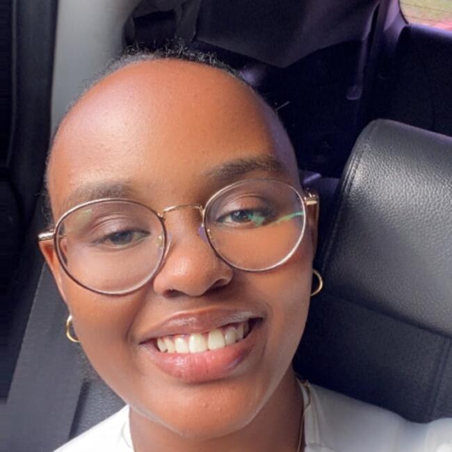 Babysitter in Paris: Noella