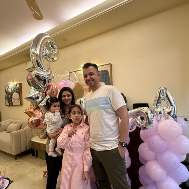 दिल्ली में बेबीसिटिंग की नौकरी: Sanchit