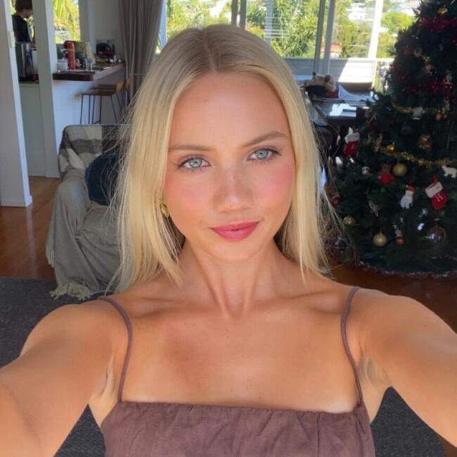 Babysitter in Auckland: Amelie