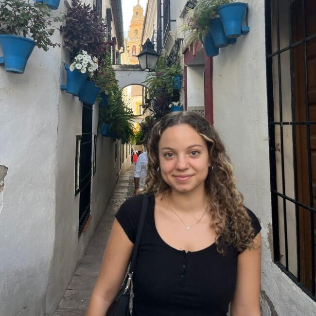 Babysitter in San Fernando: Diana