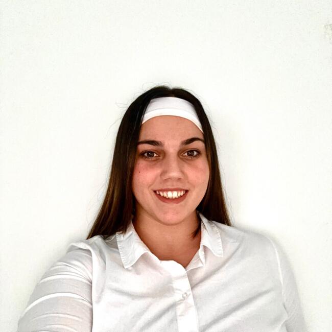 Babysitter in Précigné: Romane