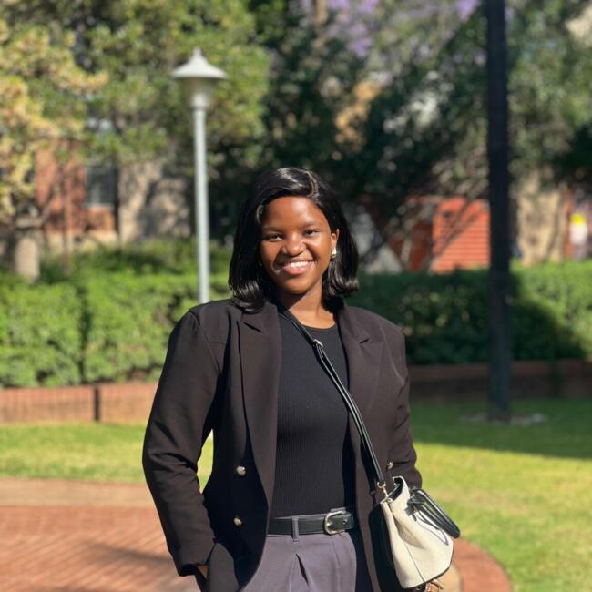 Babysitter in Midrand: Thembeni