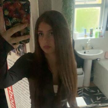 Babysitter in Bolton: Ellen