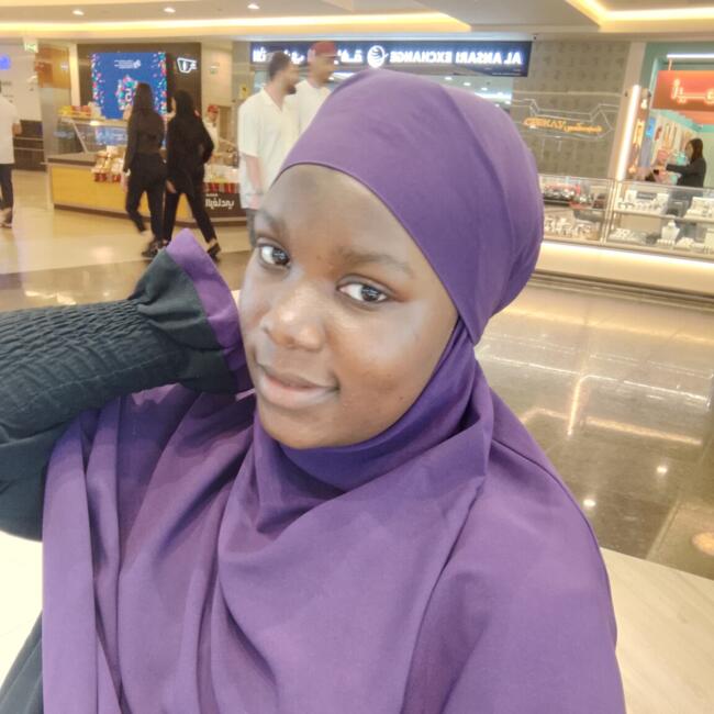 جليسة أطفال في Jazīrat Abū Z̧aby: Nangobi