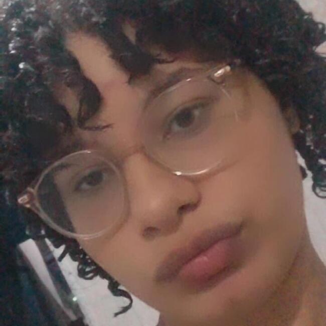 Babá em Recife: Tais Maria