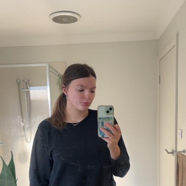 Babysitter in Newcastle: Mia