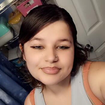 Babysitter in Torrington: Leanna