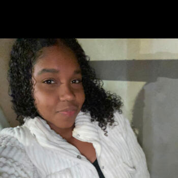 Babysitter in Embu das Artes: Nicole