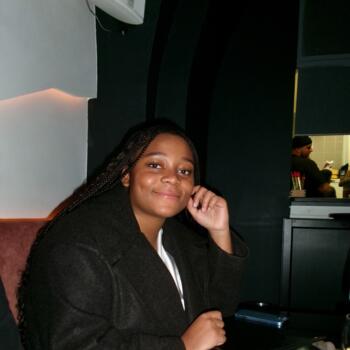 Babysitter in Lyon: Mahelia
