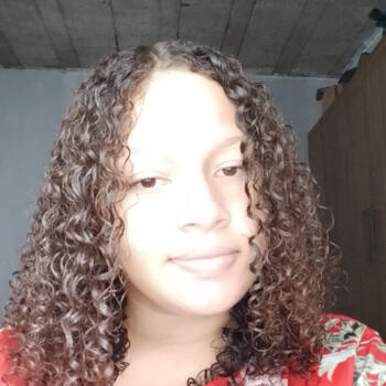 Babysitter in Praia Grande: Isabelly