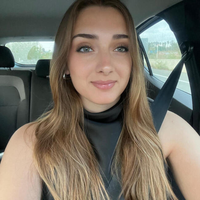 Babysitter in Luxembourg: Emma