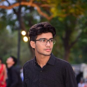 बेबीसिटर दिल्ली: Kaushik