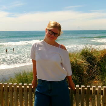 Babysitter in Auckland: Maddie