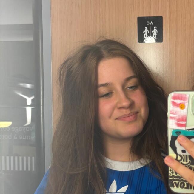 Babysitter in Bures-sur-Yvette: Leana