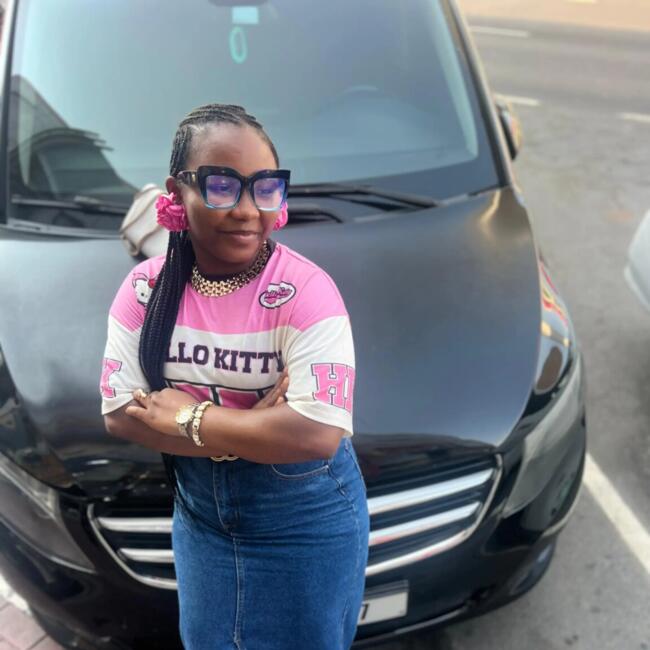 جليسة أطفال في دبي: Mary